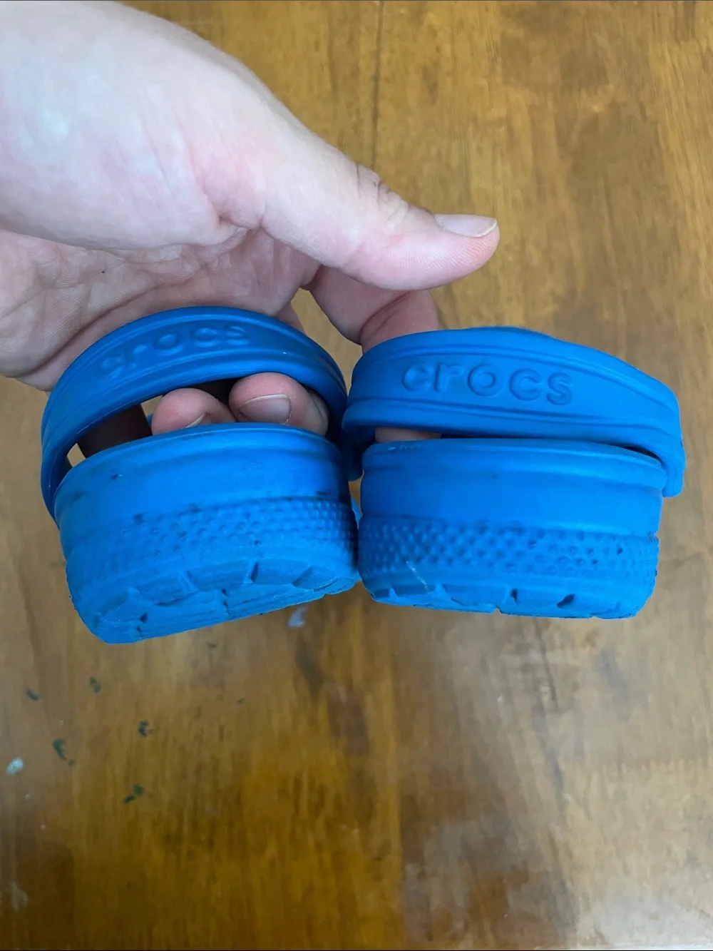CROCS Kids Classic Clog in Bright Blue size 11